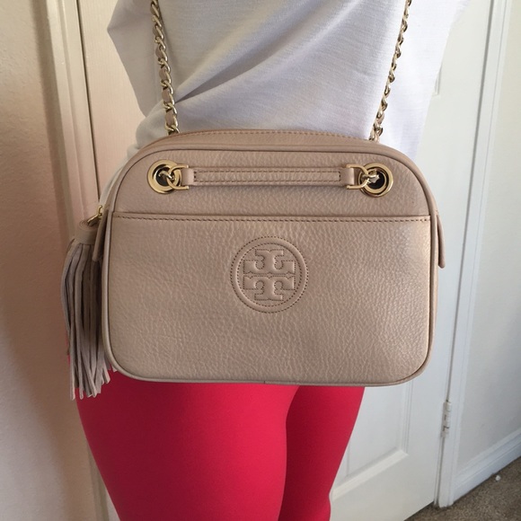 MOVING SALE! TORY BURCH Bombé crossbody with chain - Picture 8 of 8